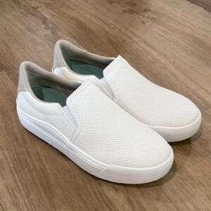 NEW Women’s Dr. Scholl’s Time Off Slip On Sneakers
